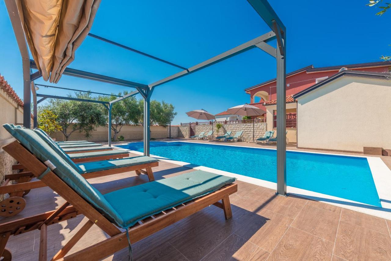 Villa Mare Apartments Vir Luaran gambar