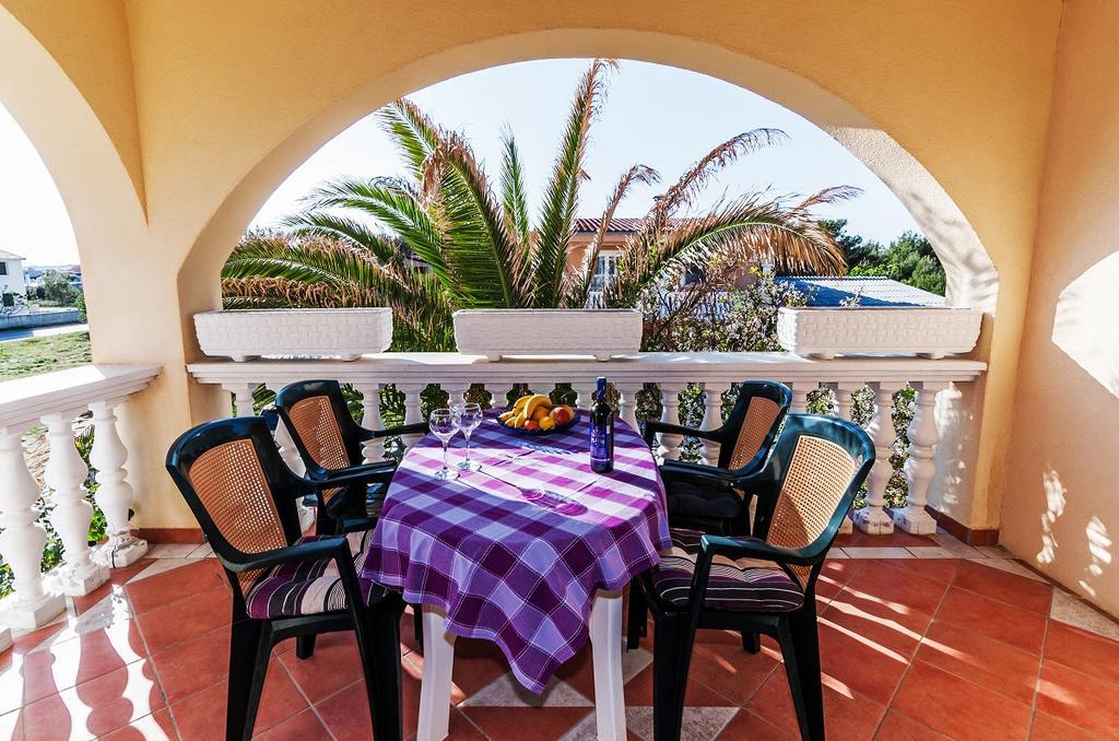 Villa Mare Apartments Vir Luaran gambar