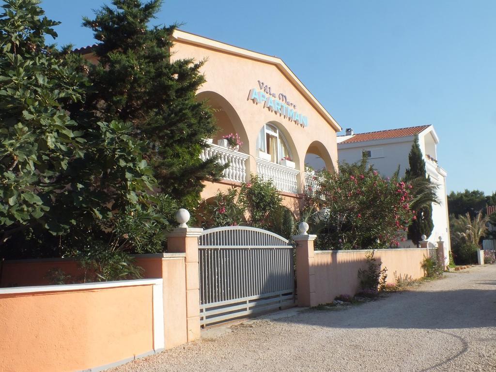 Villa Mare Apartments Vir Luaran gambar
