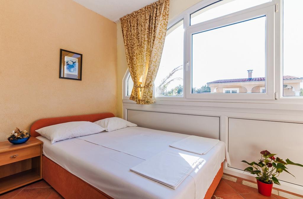 Villa Mare Apartments Vir Luaran gambar