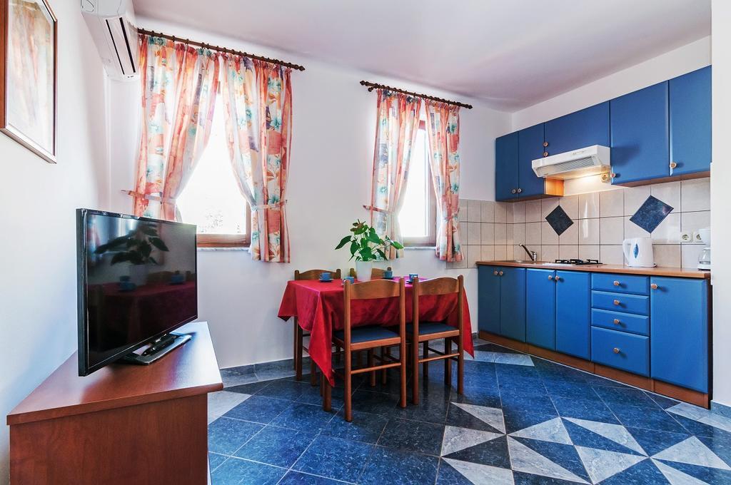 Villa Mare Apartments Vir Luaran gambar