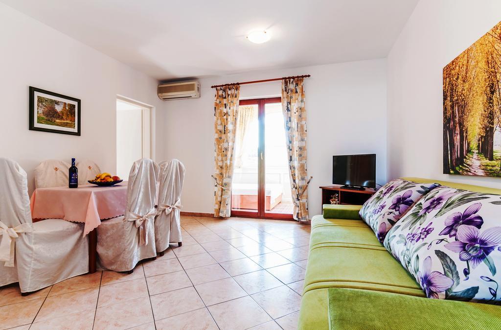 Villa Mare Apartments Vir Luaran gambar