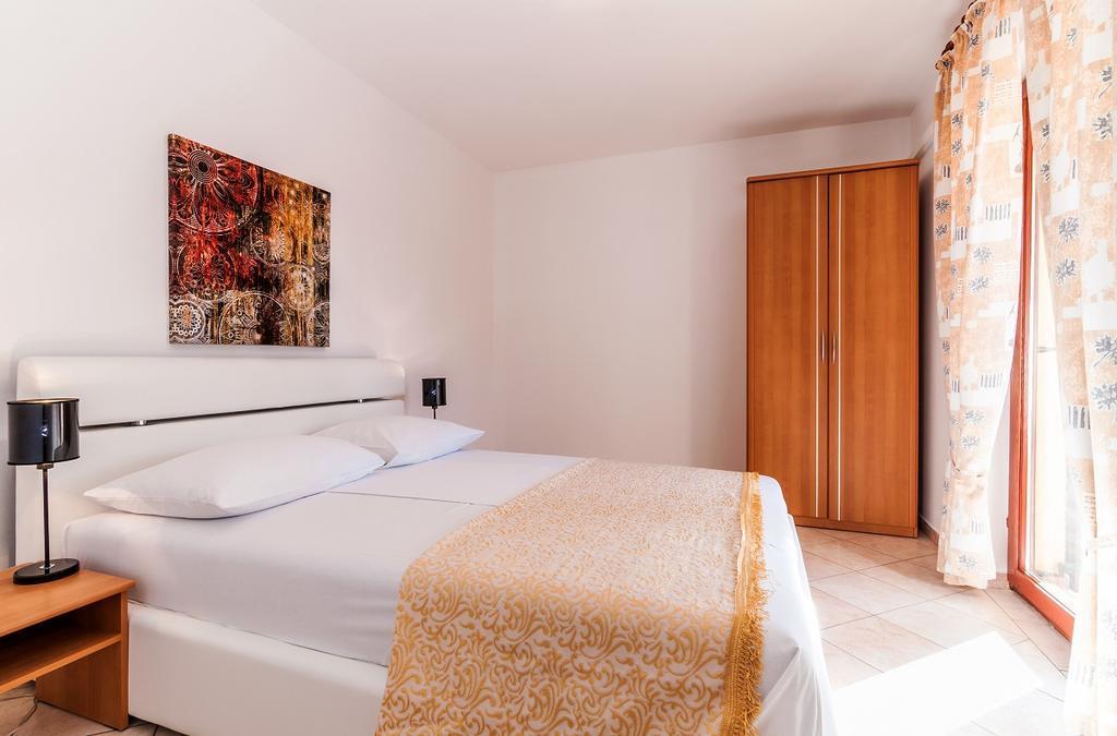 Villa Mare Apartments Vir Luaran gambar