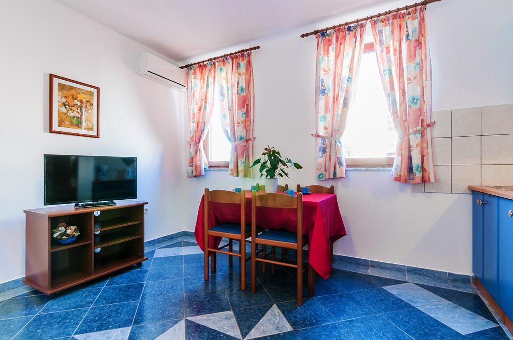 Villa Mare Apartments Vir Luaran gambar