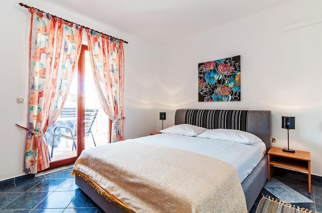 Villa Mare Apartments Vir Luaran gambar