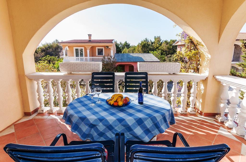 Villa Mare Apartments Vir Luaran gambar
