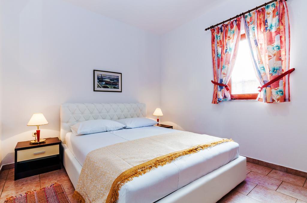 Villa Mare Apartments Vir Luaran gambar