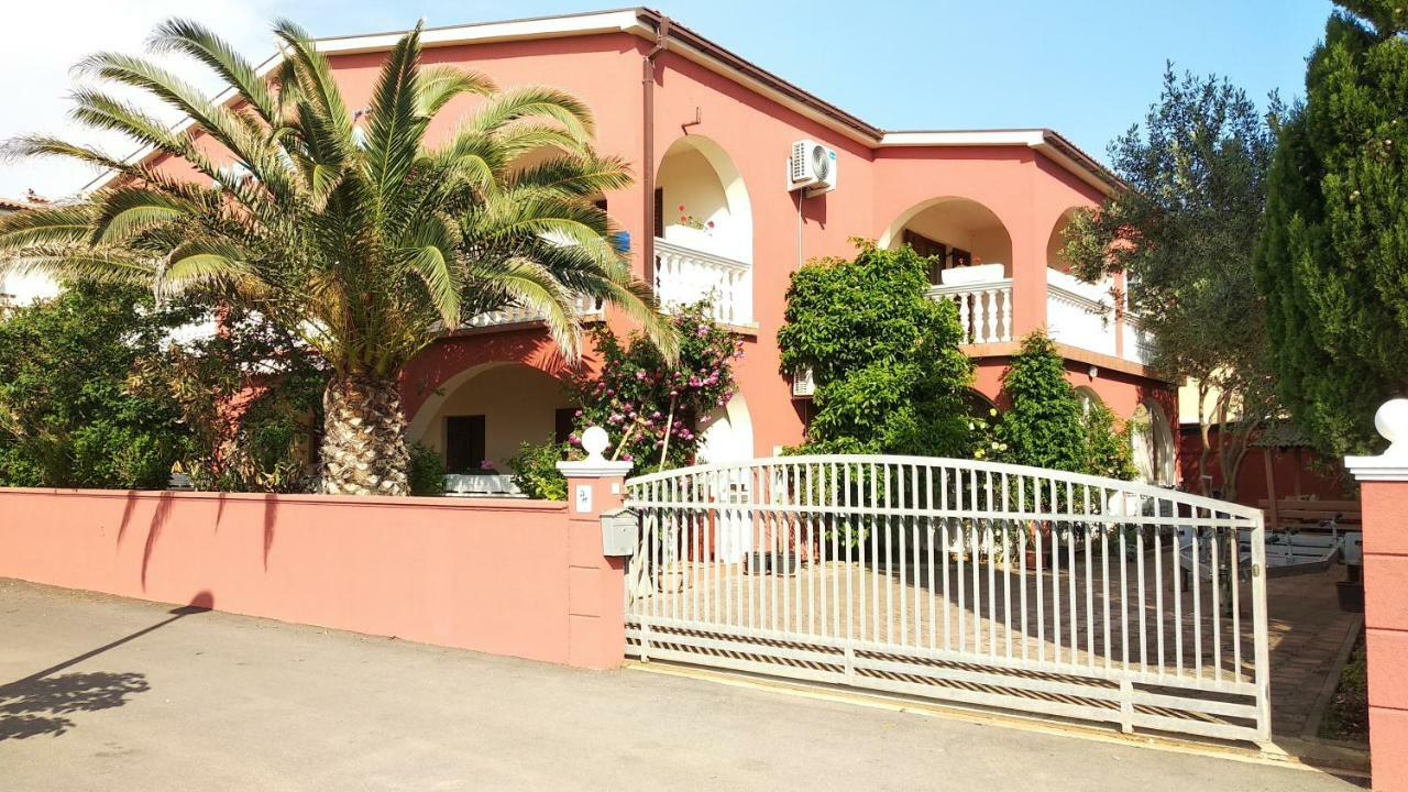Villa Mare Apartments Vir Luaran gambar